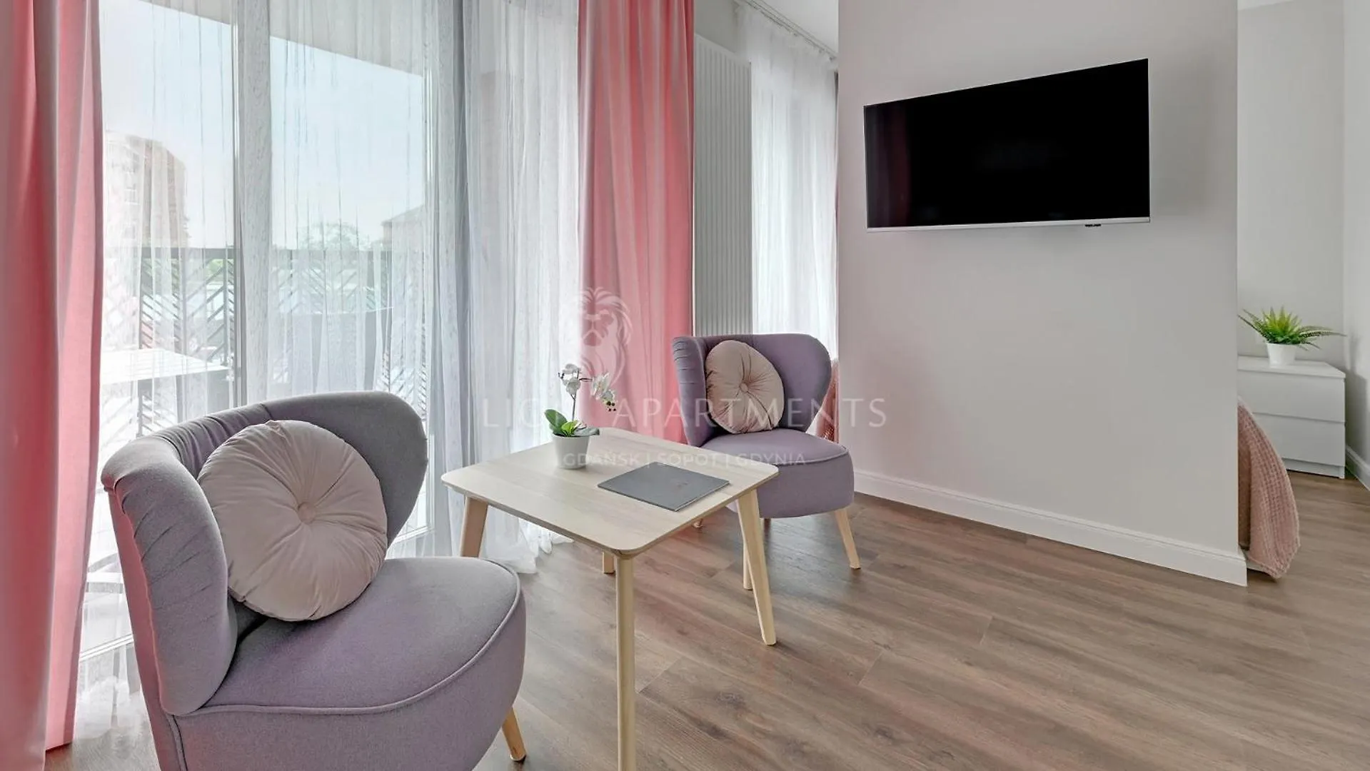 Scala 60C City Center Apartments & Studio By Lion Apartments Danzica Aparthotel